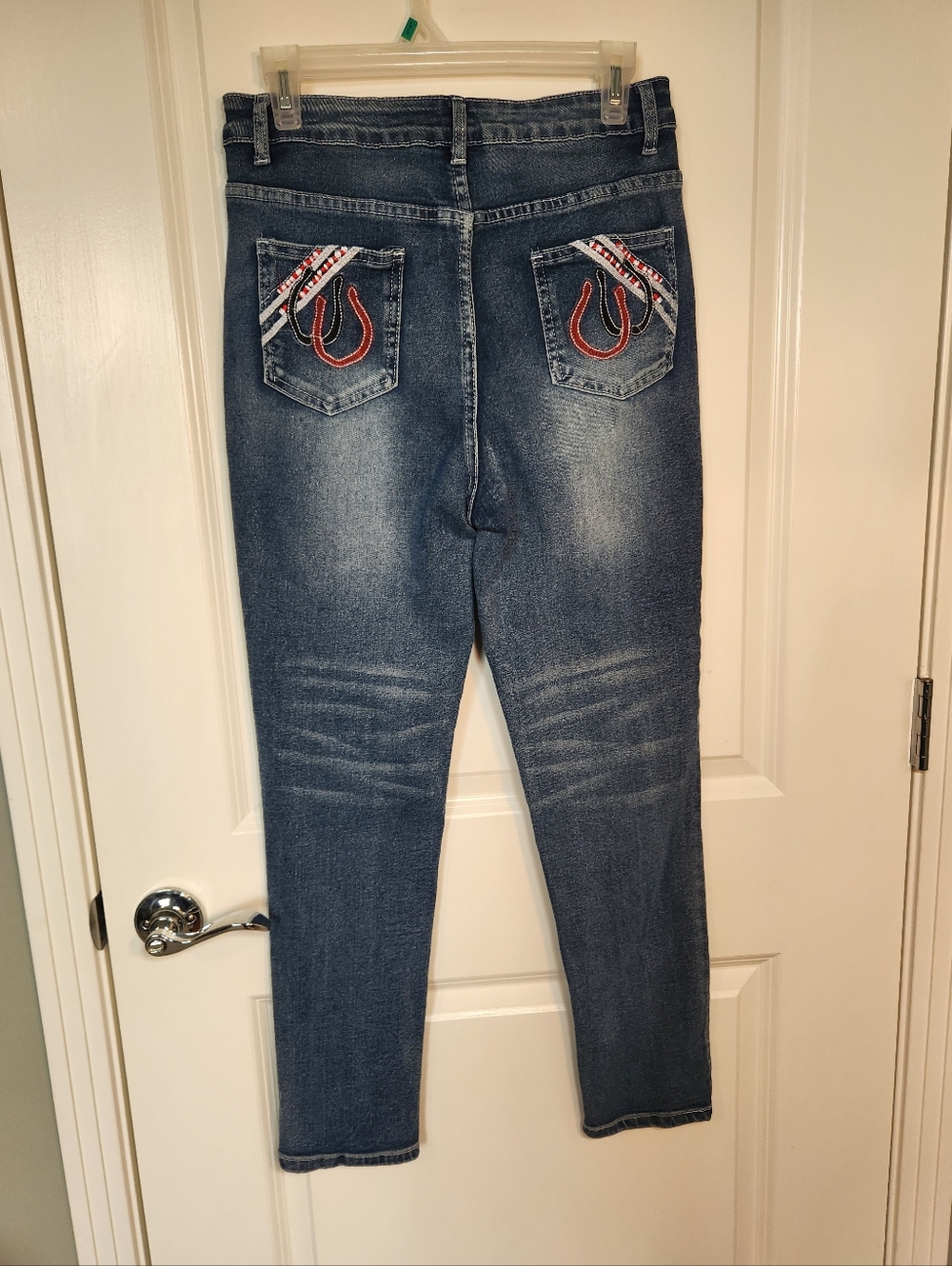 High-Rise Blue Wash Women’s Jeans with Embroidered Back Pockets - Picture 2 of 11